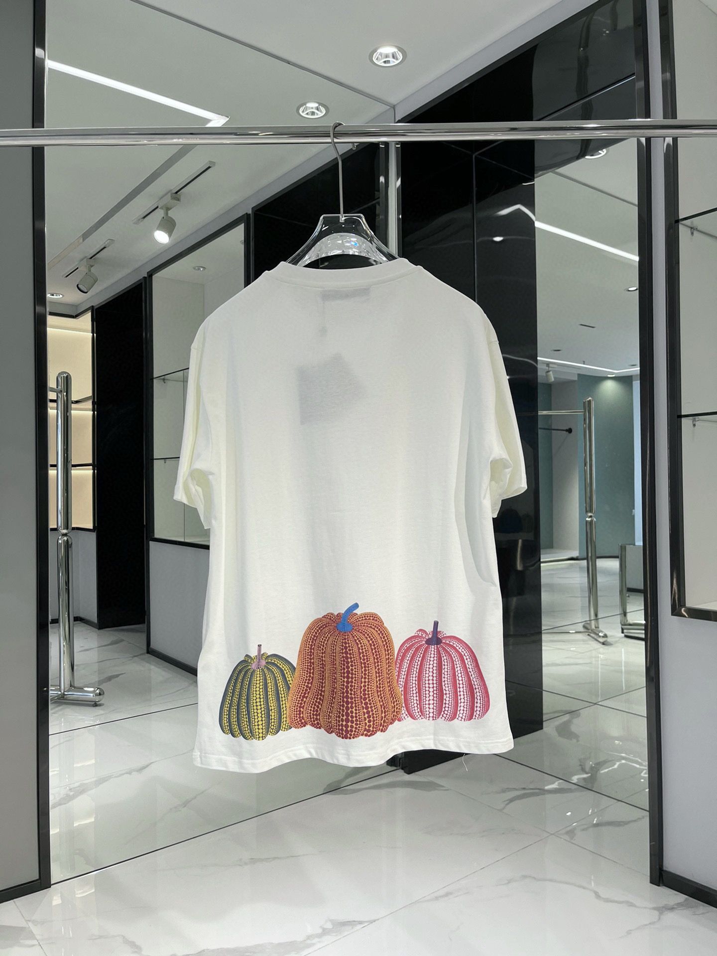 Louis Vuitton Tshirt Pumpkin Printed Yayoi Kusama 23SSYK Men's Size Xs White/Multicolor 1AB74W Cotton100%