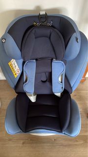 Bon Bijou car seat includes infant insert