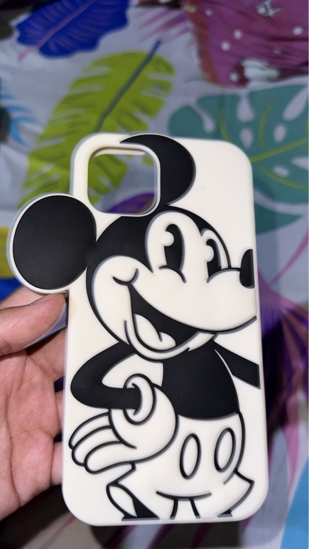 Case Iphone 13 H&M on Carousell