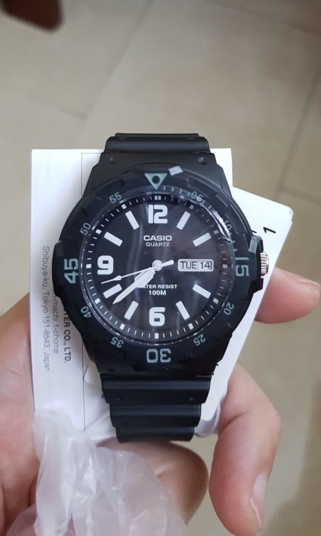 Casio watch. Brand new not used. Plastic still on, Men's Fashion