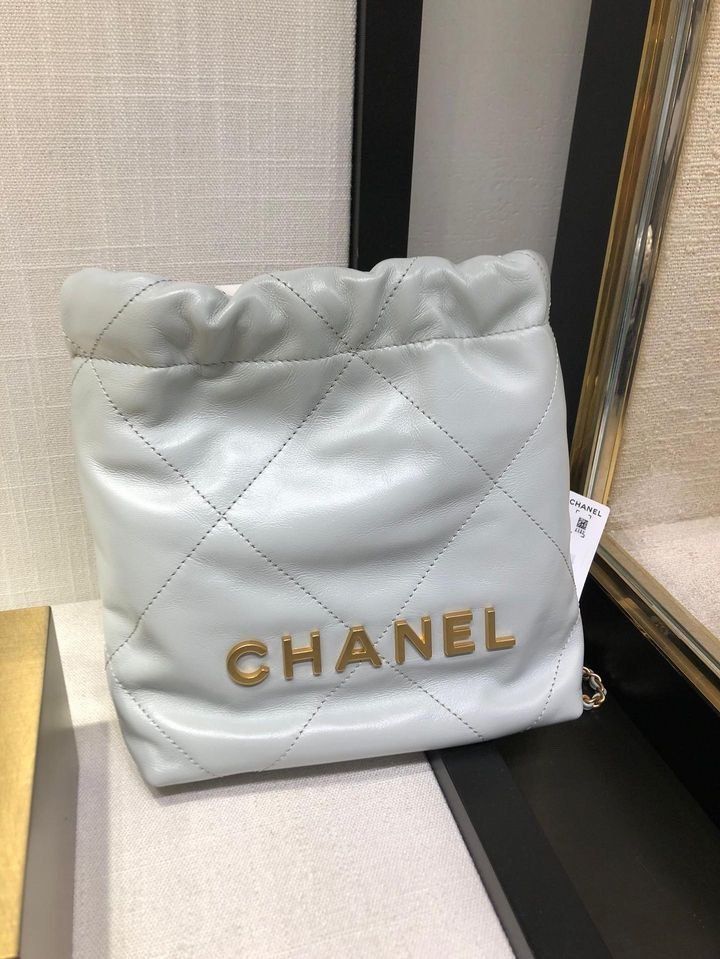 Chanel 22 Light Grey Bag Small, 名牌, 手袋及銀包- Carousell
