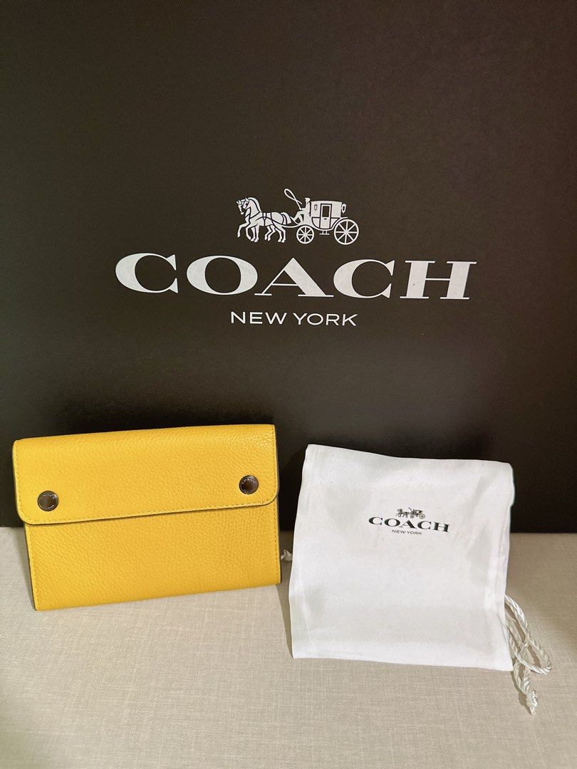 Coach hotsell wallet authentication