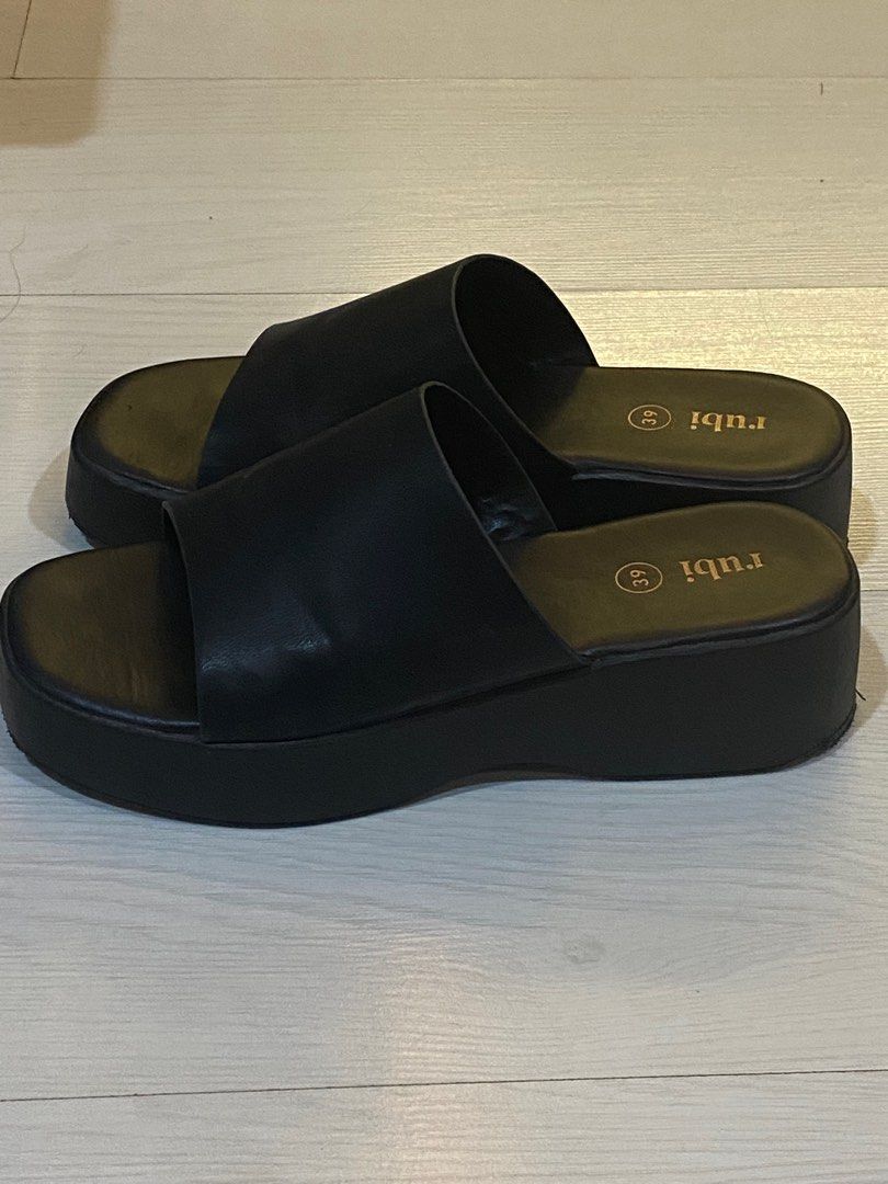Chunky slip on sandals hot sale