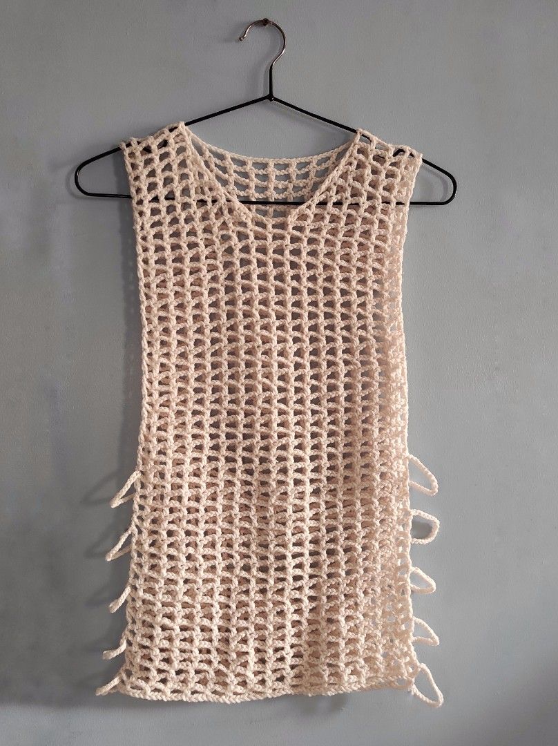 Crocheted beach cover up (Category: Others Tops) located in Pozorrubio. Submitted by _jericho_ (Listing ID 1231703656, Image 1). Description: Unisex Crocheted Beach cover up Made of cotton yarn L: 21.5" W: 16.5" Php 350 shipped 🫶.