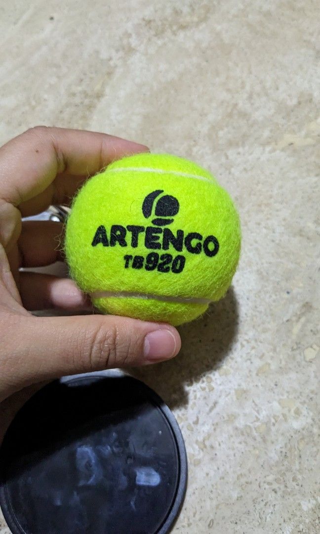 decathlon tennis balls, Sports Equipment, Sports & Games, Racket & Ball