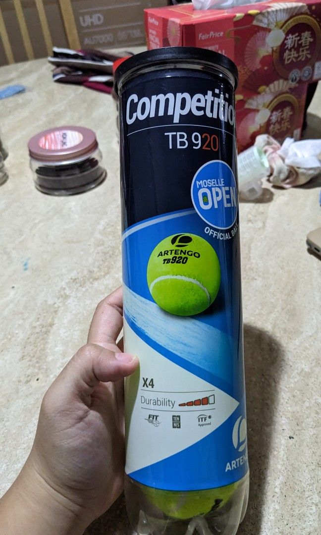 decathlon tennis balls, Sports Equipment, Sports & Games, Racket & Ball