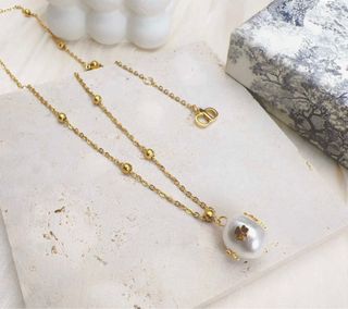(Category: ) located in . Submitted by classy_accessory (Listing ID 1231725560, Image 1). Description: .