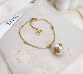 (Category: ) located in . Submitted by classy_accessory (Listing ID 1231726030, Image 1). Description: .