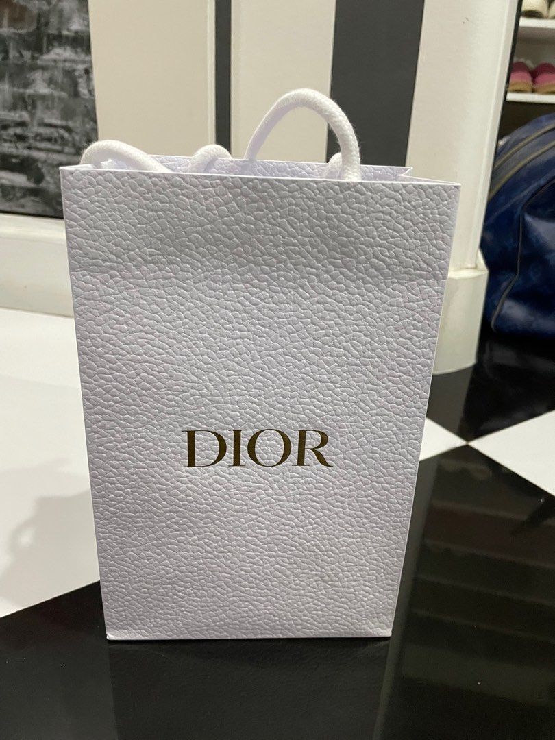 Dior Paper Bag Authentic (Category: Luxury Accessories) located in Manila. Submitted by primrepublic (Listing ID 1231605795, Image 1). Description: Authentic Dior Paper Bag Size for * make up or Perfume.