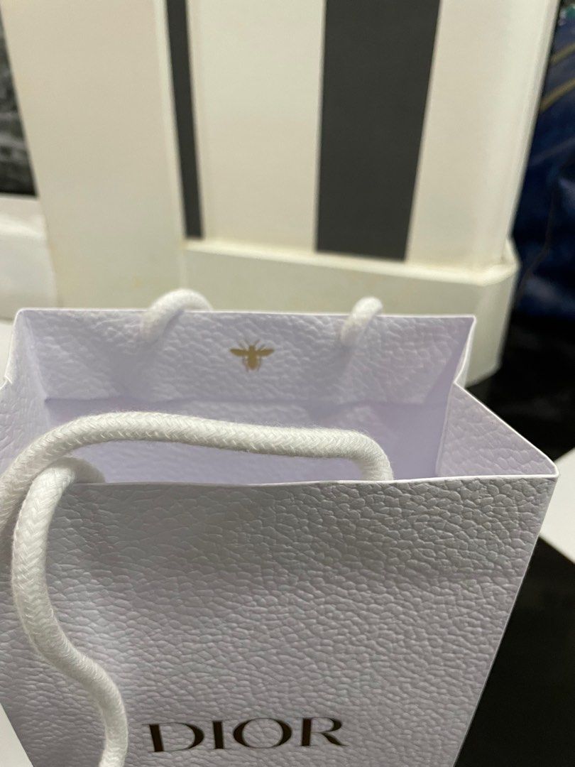Dior Paper Bag Authentic (Category: Luxury Accessories) located in Manila. Submitted by primrepublic (Listing ID 1231605795, Image 3). Description: Authentic Dior Paper Bag Size for * make up or Perfume.