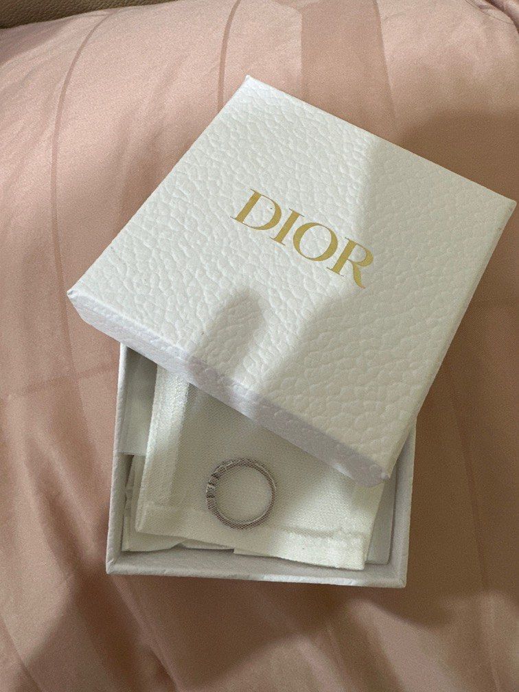 Dio(r)evolution Ring (Category: Rings) located in Singapore. Submitted by rustyythorns (Listing ID 1231648196, Image 2). Description: .