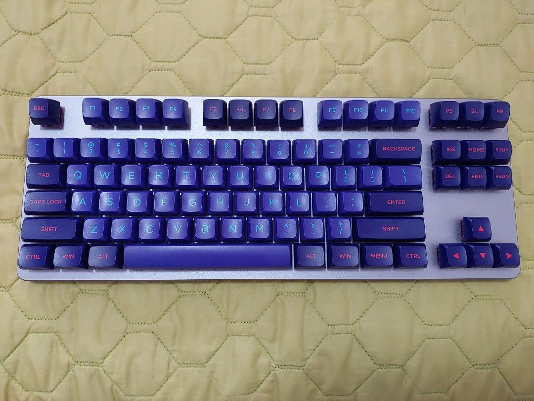 Drop CTRL Mechanical Keyboard Barebones QMK Compatible Low Profile Space Grey (Category: Computer Keyboard) located in Quezon City. Submitted by gabs_a (Listing ID 1223267590, Image 3). Description: Mechanical Keyboard Brand: Drop Model: CTRL Percent: 80% Keys: 87 Keys Layout Ten Key Less (TKL) Color: Space Grey Specs: - 87 keys Anodized CNC machined aluminum frame - Custom PCB - RGB Led Lights - Hot-swap switch sockets - QMK firmware - Plate-mou