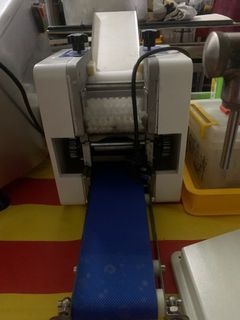 Dumpling skin maker