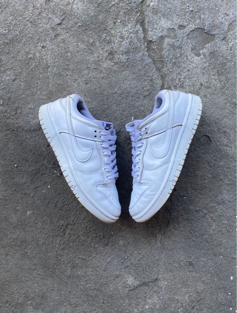 triple white nike dunks