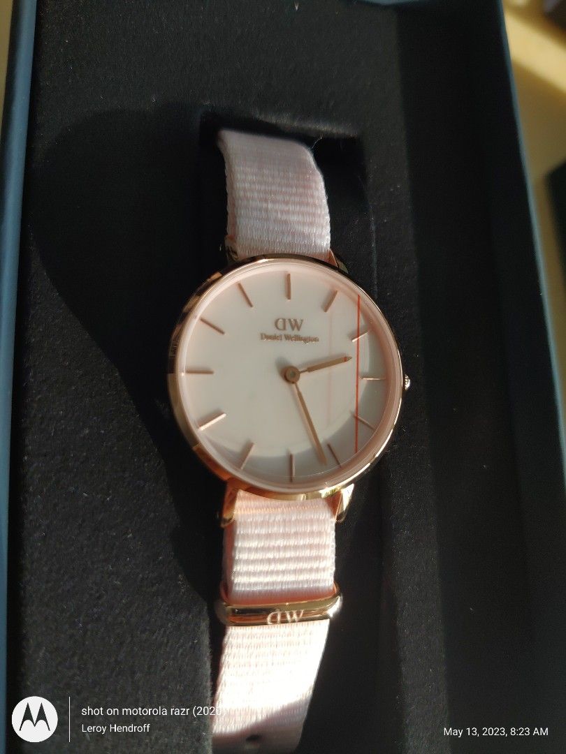Daniel wellington store 1 utama