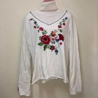 Embroidered flowers peacock white cotton longsleeves top