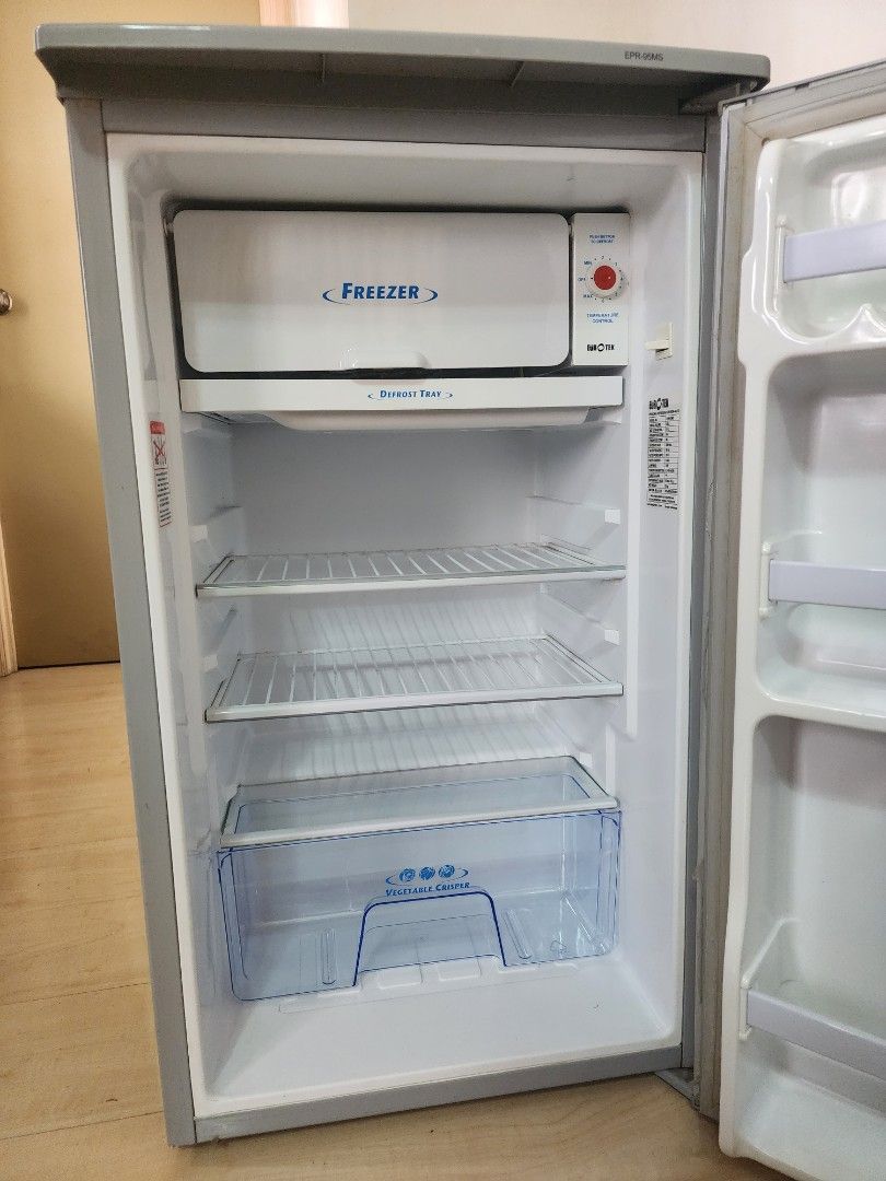 Preloved Eurotek 3.5 cu. ft. Personal Refrigerator EPR95MS (Metallic