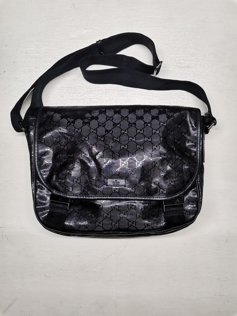 GUCCI imprime messenger bag (Category: Luxury Bags & Wallets) located in Bacolod City. Submitted by bag_o.bukad (Listing ID 1231705229, Image 1). Description: GUCCI imprime messenger bag Size (HxWxD): 28cm x 30cm x 10cm / 11.02'' x 11.81'' x 3.93'' minor issue on last pic overall excellent condition 13.5k + sf bacolod city.