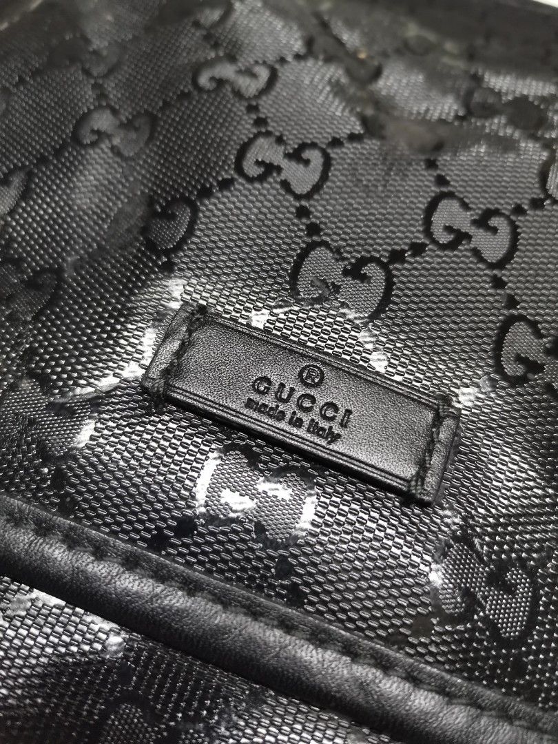 GUCCI imprime messenger bag (Category: Luxury Bags & Wallets) located in Bacolod City. Submitted by bag_o.bukad (Listing ID 1231705229, Image 3). Description: GUCCI imprime messenger bag Size (HxWxD): 28cm x 30cm x 10cm / 11.02'' x 11.81'' x 3.93'' minor issue on last pic overall excellent condition 13.5k + sf bacolod city.