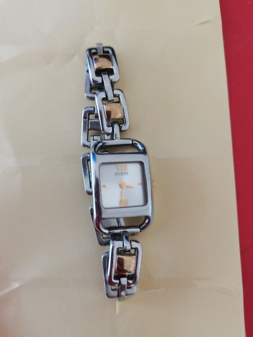 Guess vintage 2025 watch