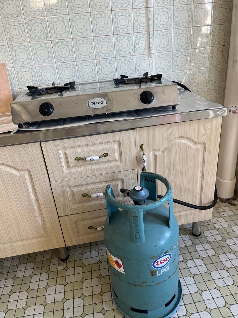 Gas stove plus cylinder gas, TV & Home Appliances, Kitchen Appliances