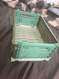 Hay stackable crate small