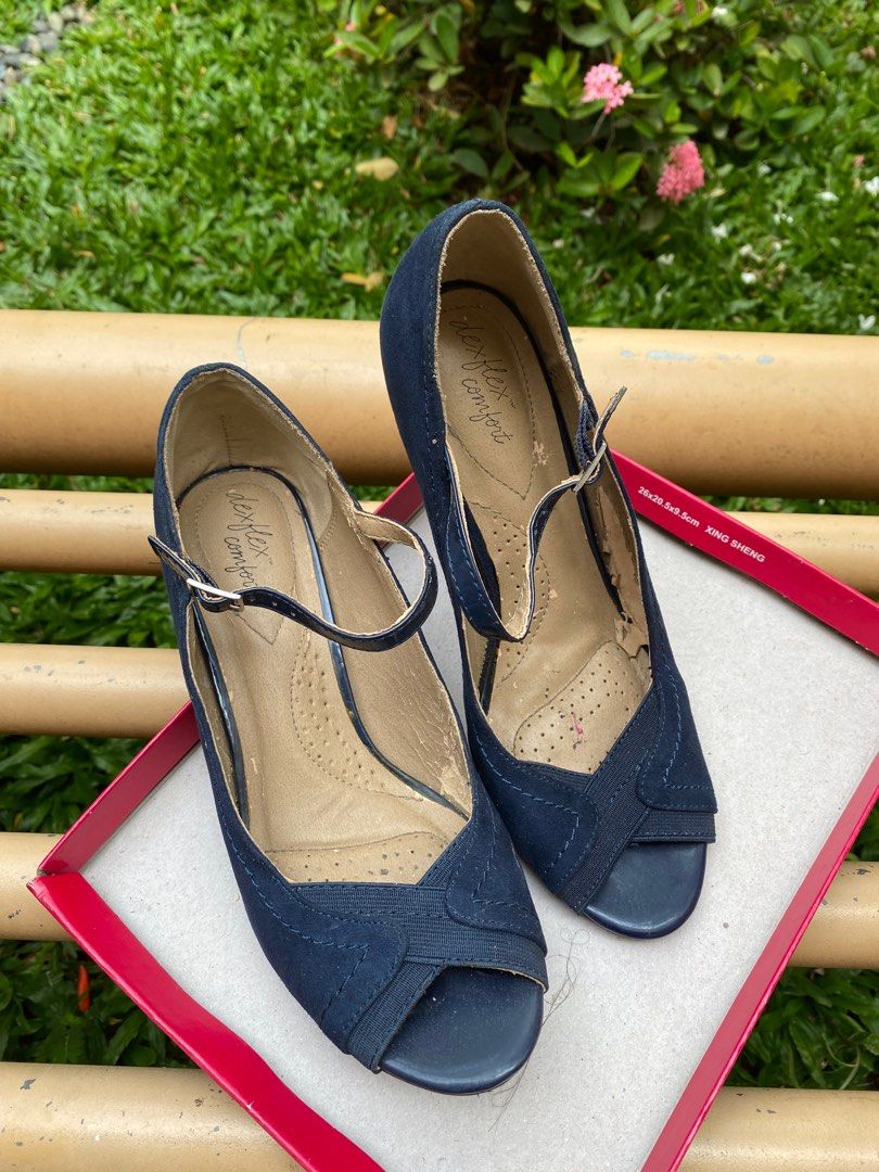Navy heels best sale payless