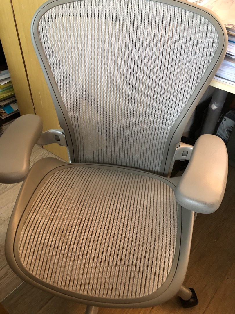 Herman miller aeron task chair, 傢俬＆家居, 傢俬, 椅子 - Carousell
