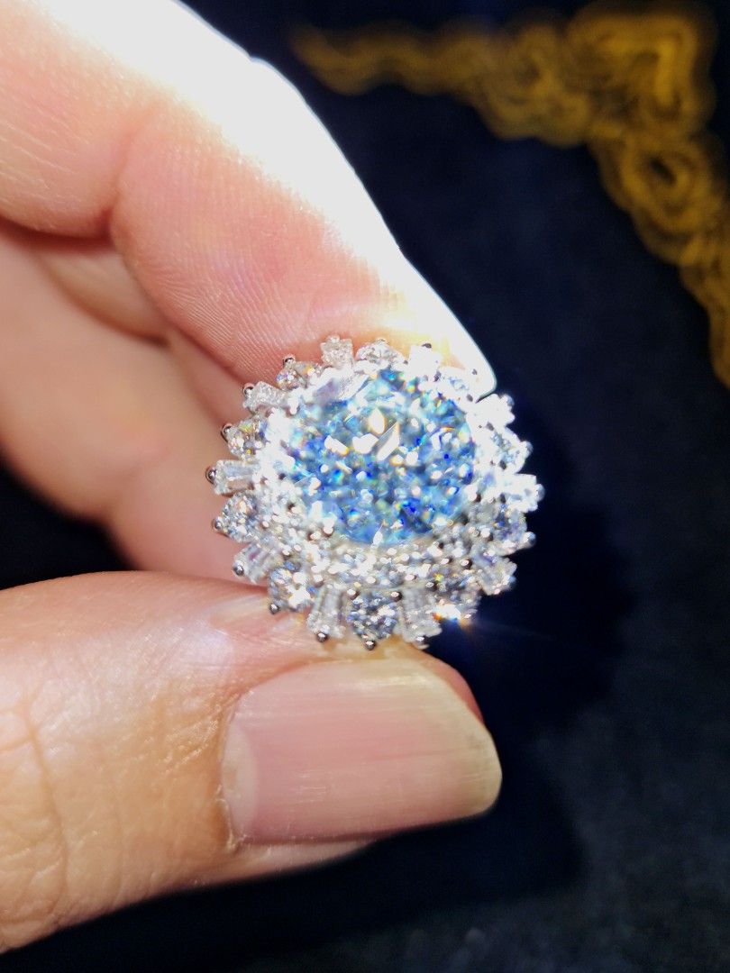 High clarity premium grade mossanite 5 carat with zirconia on