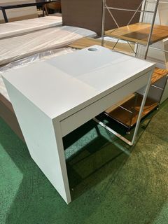 Ikea White Micke Table