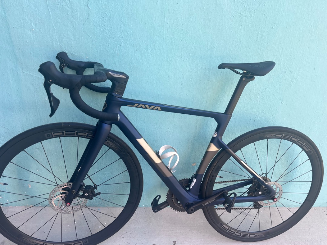 JAVA VESUVIO Disc full Carbon 11sp 51cm road bike , Sports Equipment ...