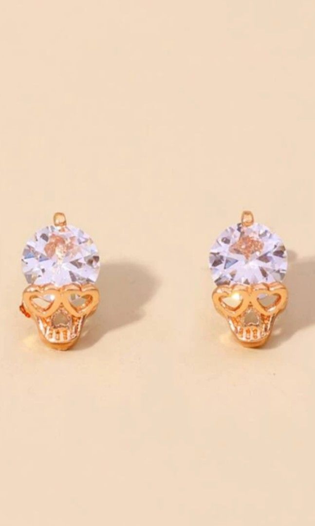 Fun top gold earrings