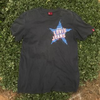Kaos levi’s red tab