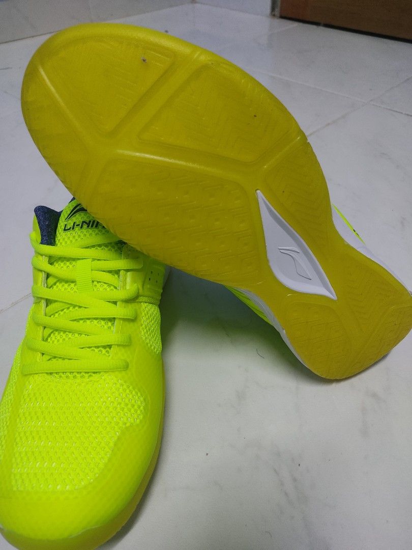 kasut badminton nike