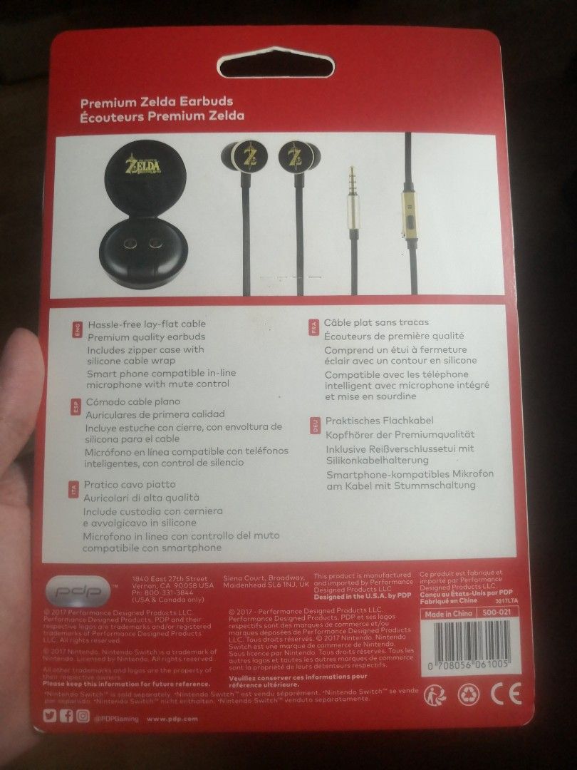 Premium zelda chat on sale earbuds