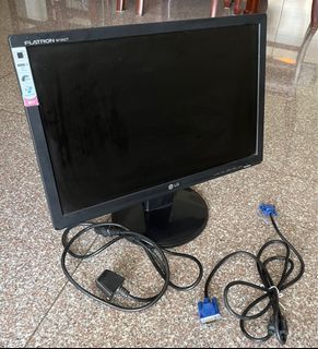 LG Flatron W1942T 19 inch monitor screen