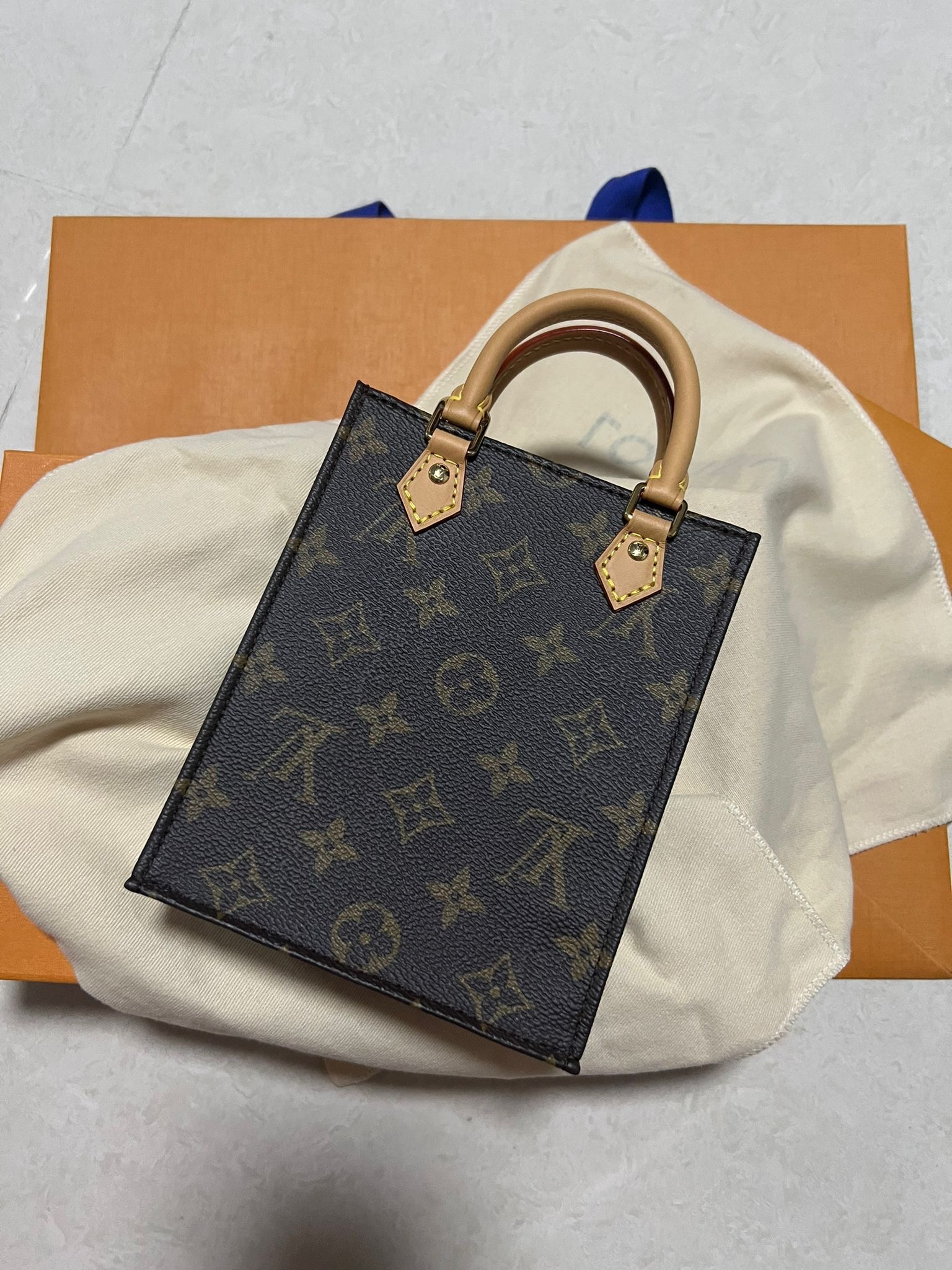 Louis Vuitton Sac Plat Mini VERY GOOD CONDITION🔥🔥🔥, Luxury, Bags &  Wallets on Carousell