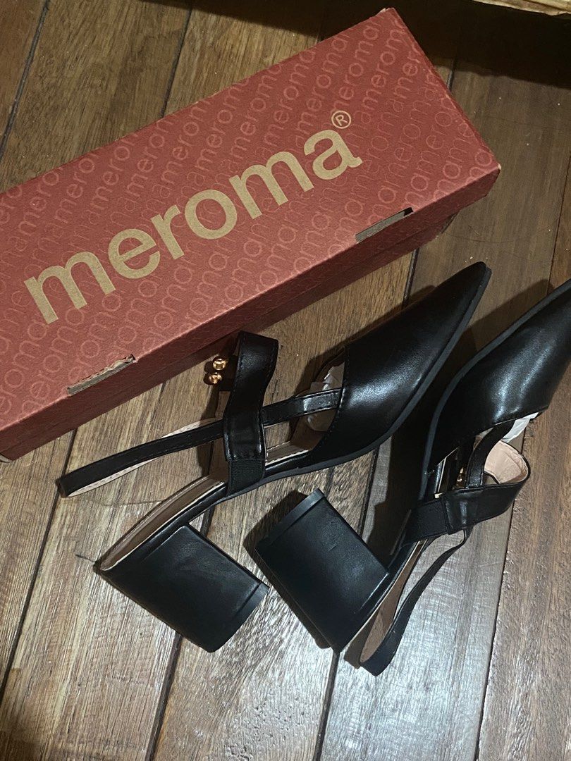 Black closed toe sales 2 inch heels