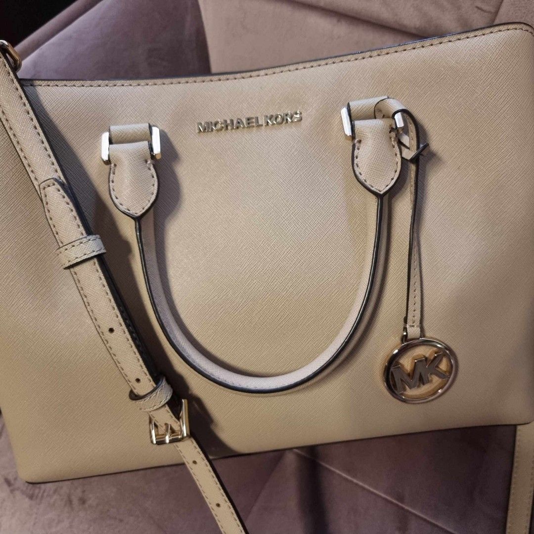 Michael Kors Ava Medium Bag, Women's Fashion, Bags & Wallets, Shoulder Bags  on Carousell