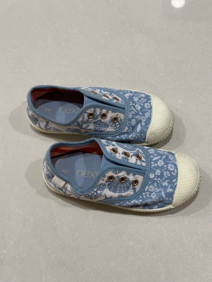 Next canvas pumps online
