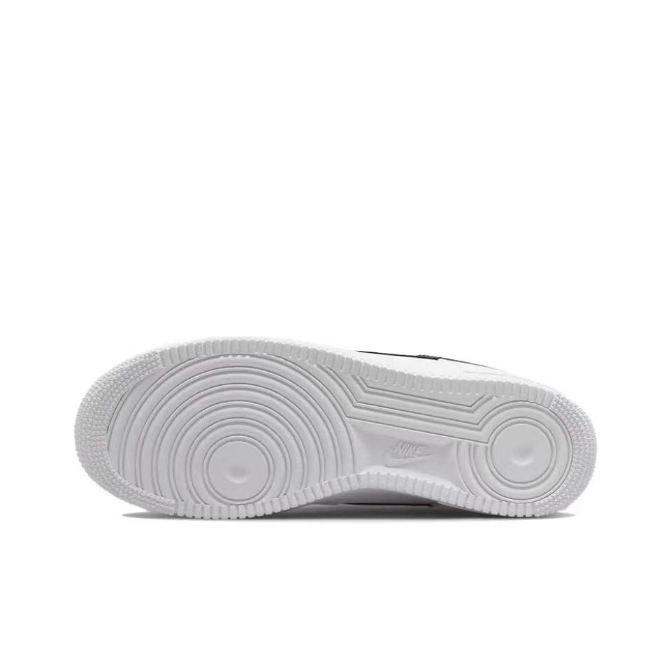 Are nike air deals force 1 non slip
