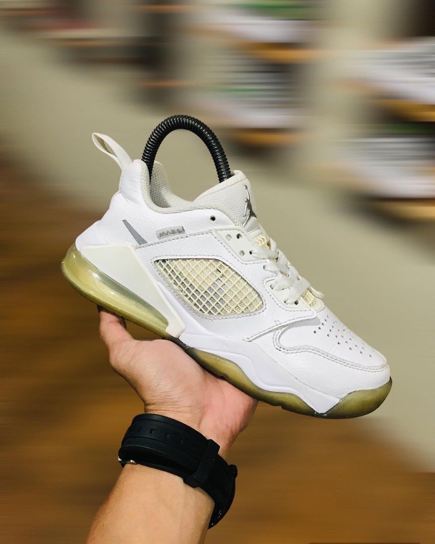 Jordan discount x 270