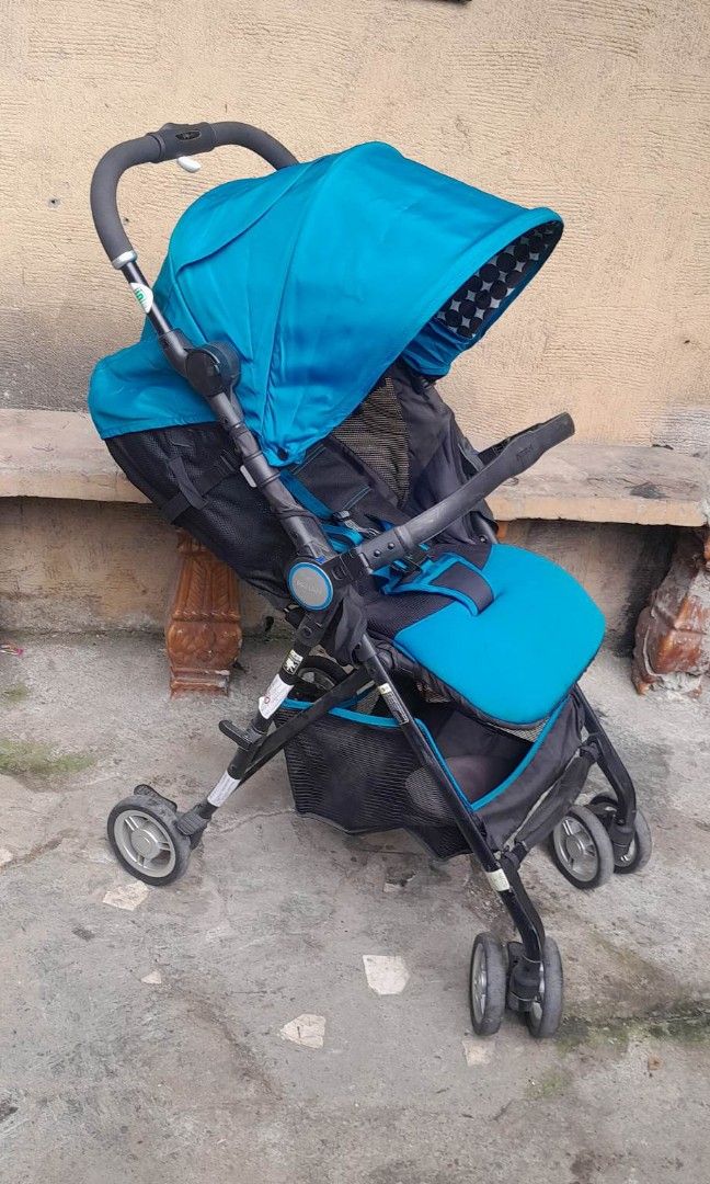 Pigeon stroller (Category: Strollers) located in Caloocan City. Submitted by Unicoijo02 (Listing ID 1231684957, Image 2). Description: pigeon brand. fully recline. location.north Caloocan.