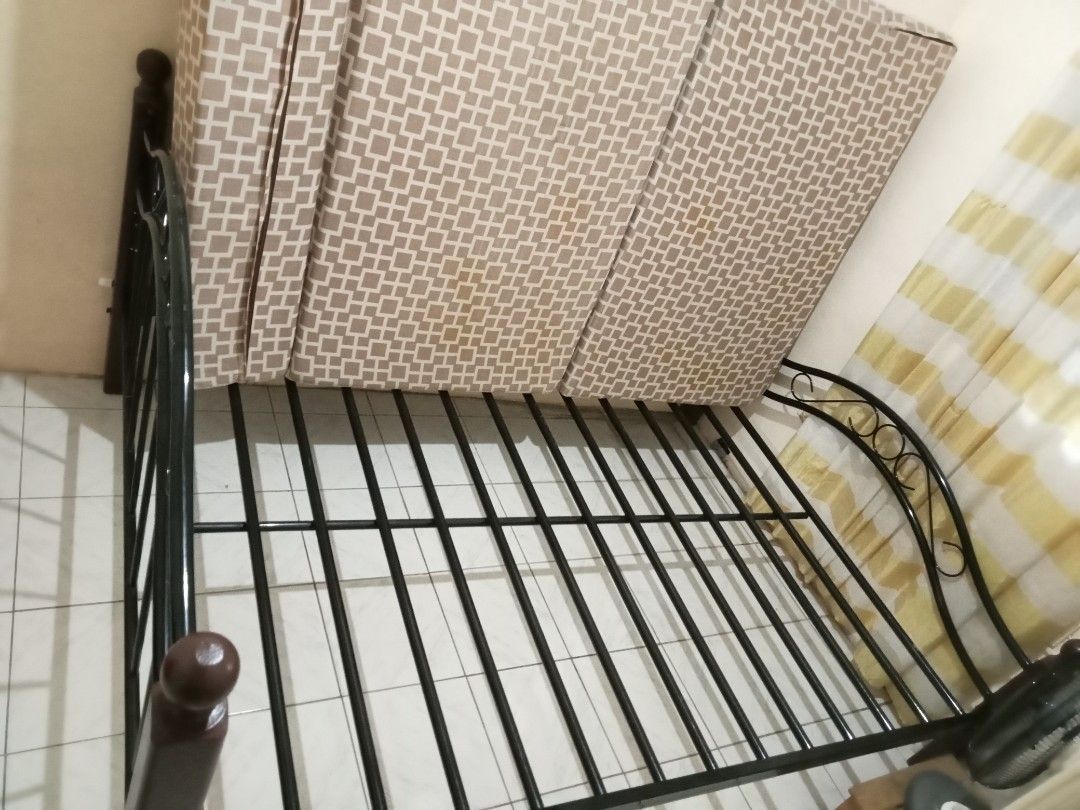 Rare Vintage Bed frame FOR SALE (Full sized) (Category: Bed Frames & Mattresses) located in Pasig City. Submitted by vienv (Listing ID 1231645668, Image 2). Description: Rare Vintage Bed frame FOR SALE Solid Vintage Solid metal frame Full sized 80 x 54 inches Elevation from the floor: 11 inches No damage No rust RFS: Move house DM if interested.