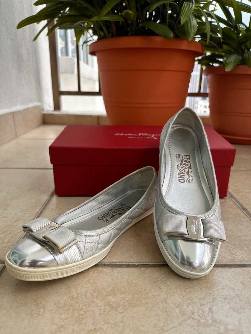Salvatore Ferragamo Rufina Silver Leather Ballet Flats Size 6.5