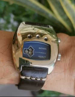 Electric meter clearance wrist watch