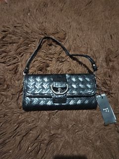 Sling wallet