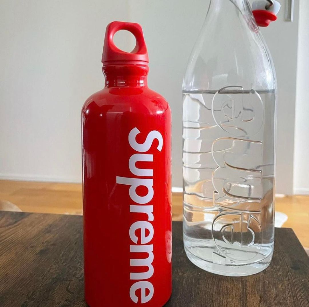 Supreme SIGG Traveller 0.6L Water Bottle Red 水樽旅行必備, 傢俬