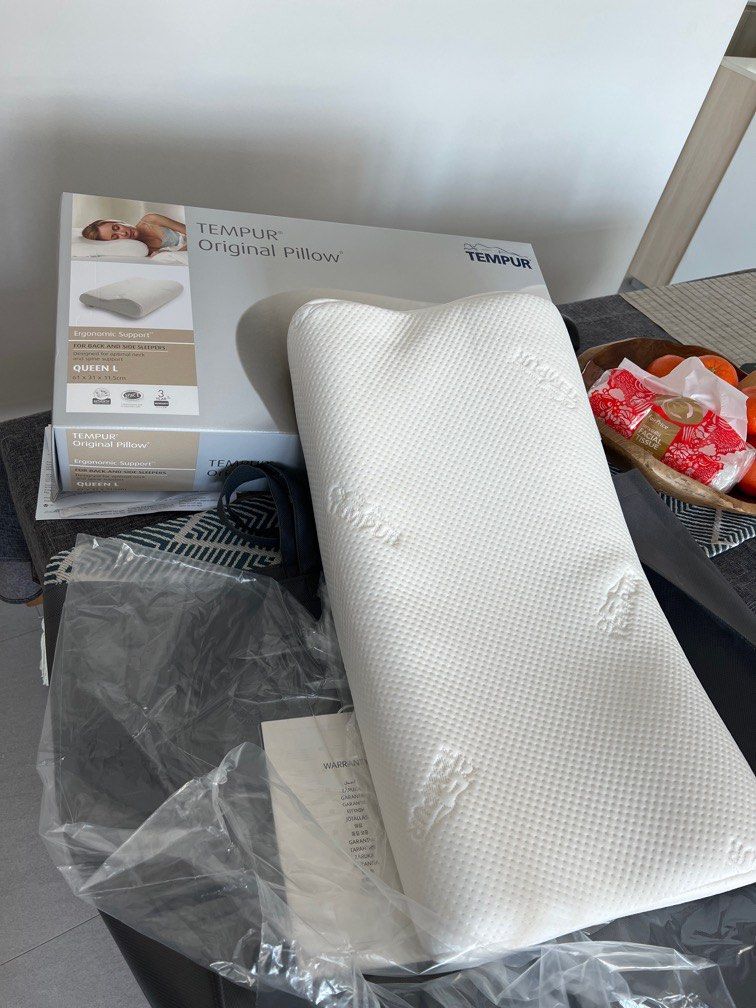 TEMPUR ORIGINAL PILLOW (QUEEN L), Furniture & Home Living, Bedding