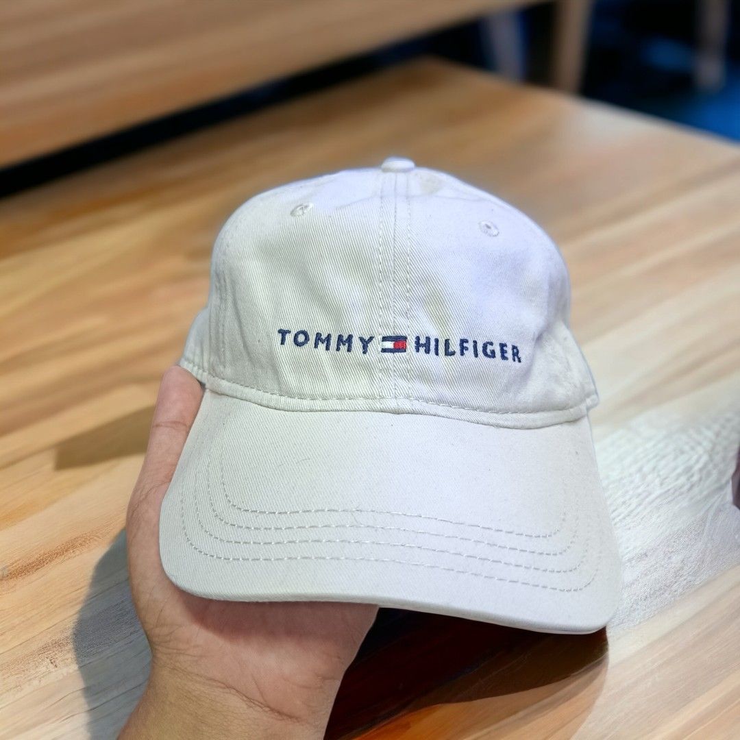 tommy hilfiger chappals